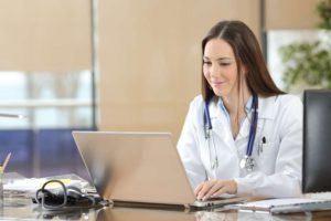 Read more about the article 6 Reasons to Use an Online Doctor vs. Scheduling an In-Person Visit